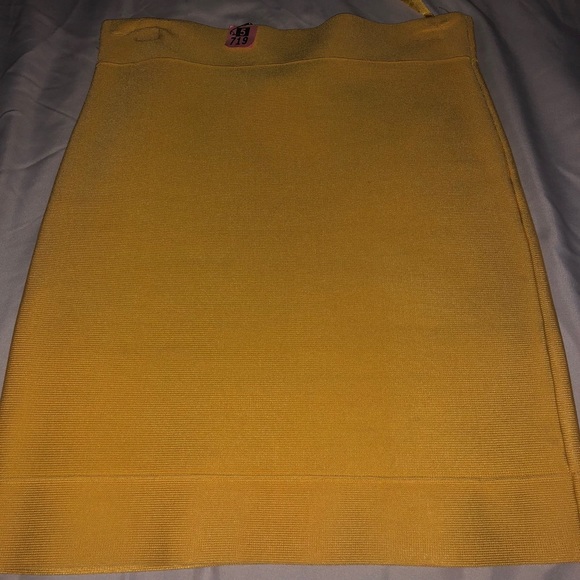 BCBG Mini Bodycon Skirt - Picture 2 of 4